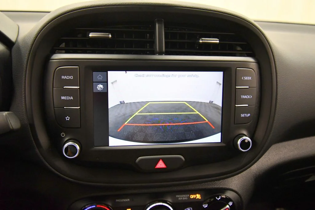 Certified Used 2025  Kia LX image 23