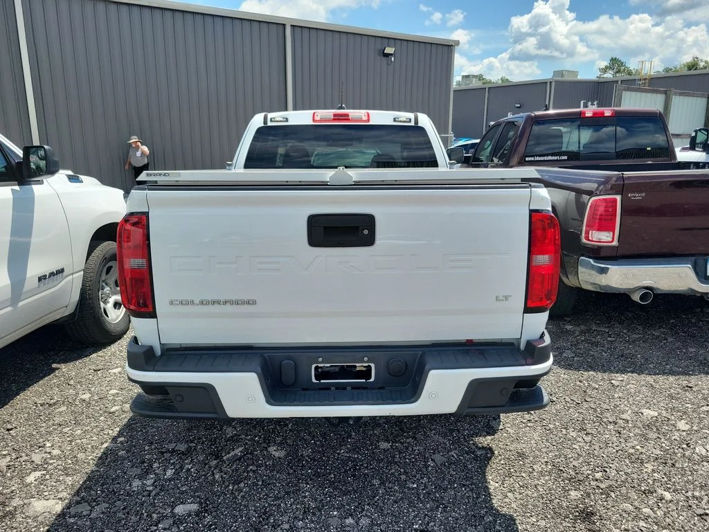 Used 2022 White Chevrolet LT image 5