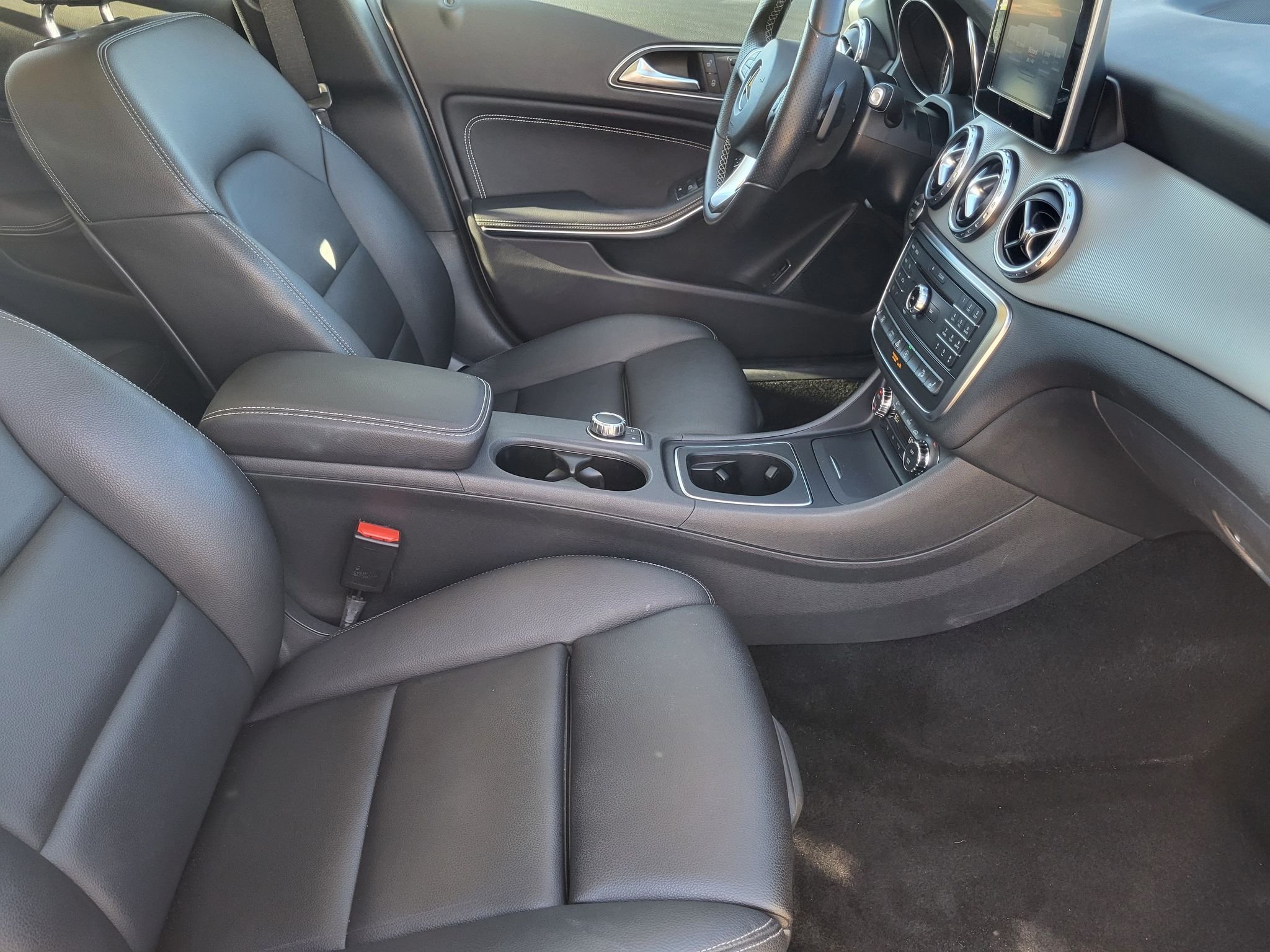 Used 2016 Mountain Gray Metallic Mercedes-Benz 250 4MATIC® image 16