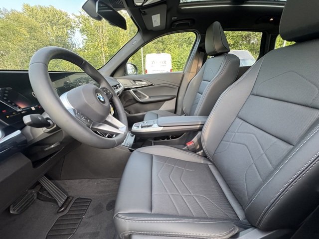 New 2026 Black Sapphire Metallic BMW xDrive28i image 18