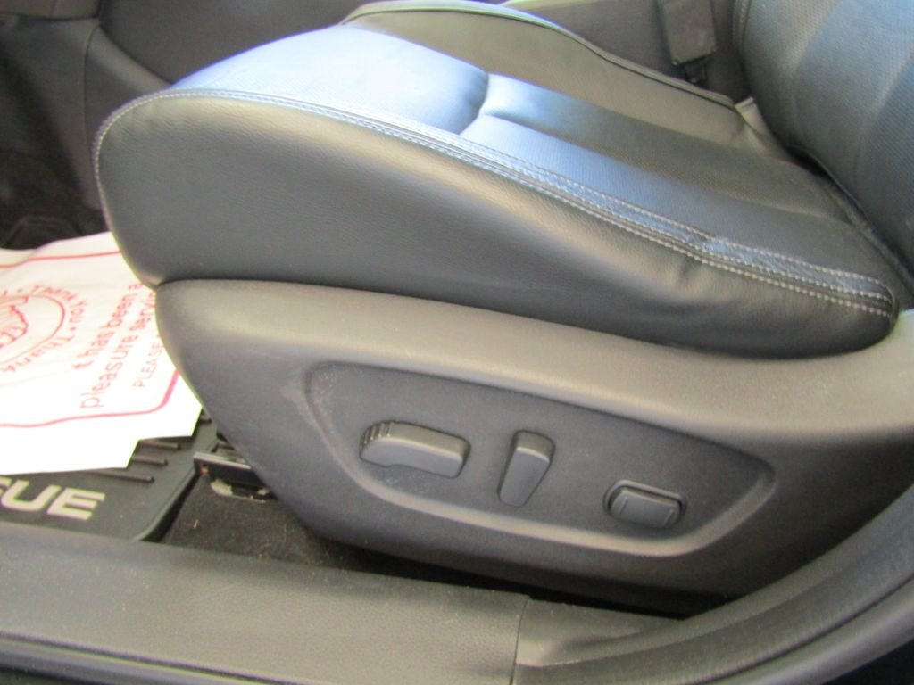 Used 2017 Black Nissan SL image 6