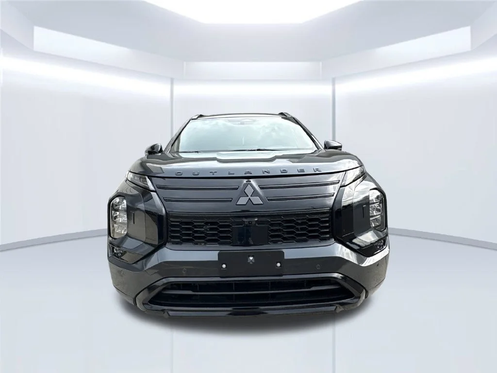 New 2026 Gray Mitsubishi SEL image 4