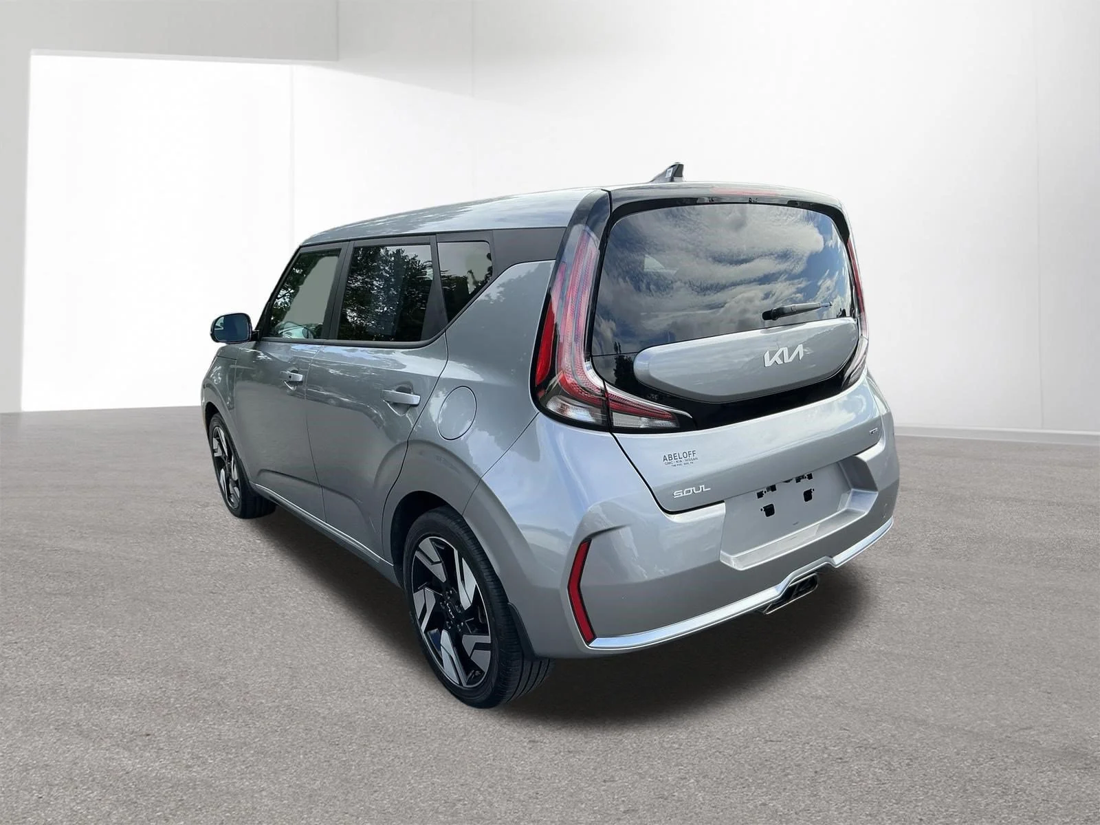 Used 2025 Steel Gray Kia GT-Line image 5