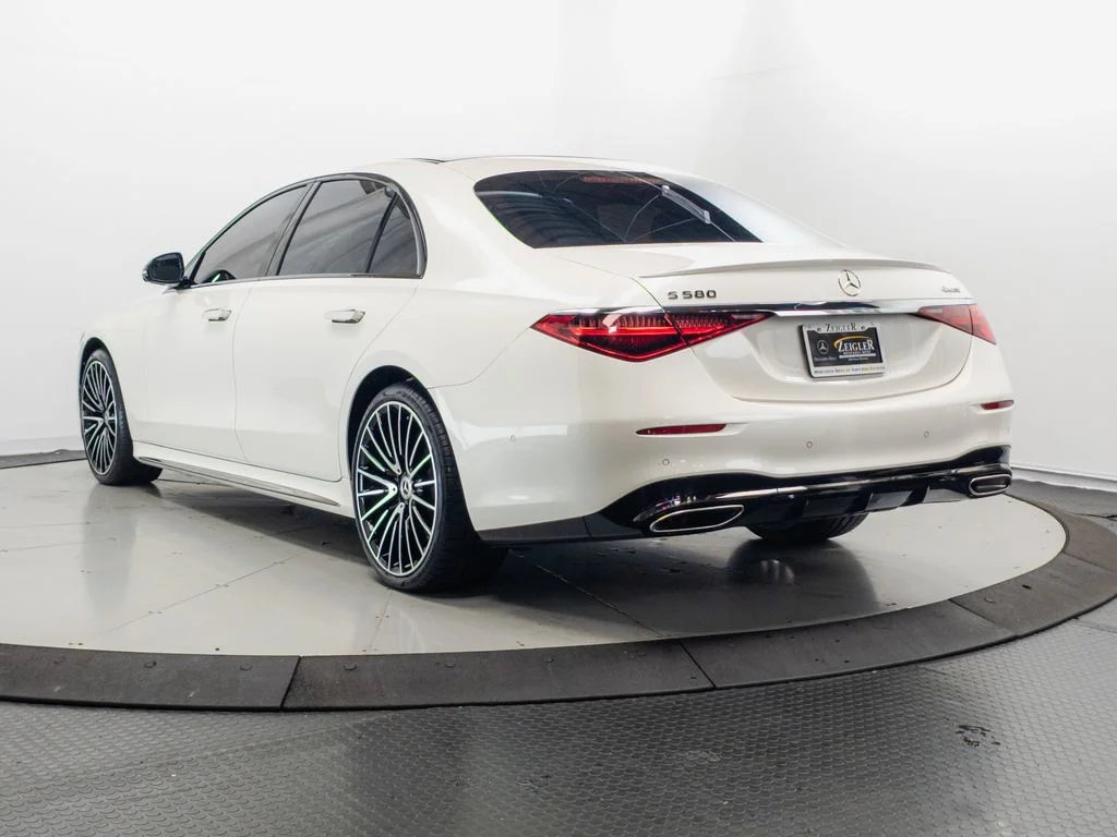 Used 2023 MANUFAKTUR Diamond White Mercedes-Benz S 580 image 32