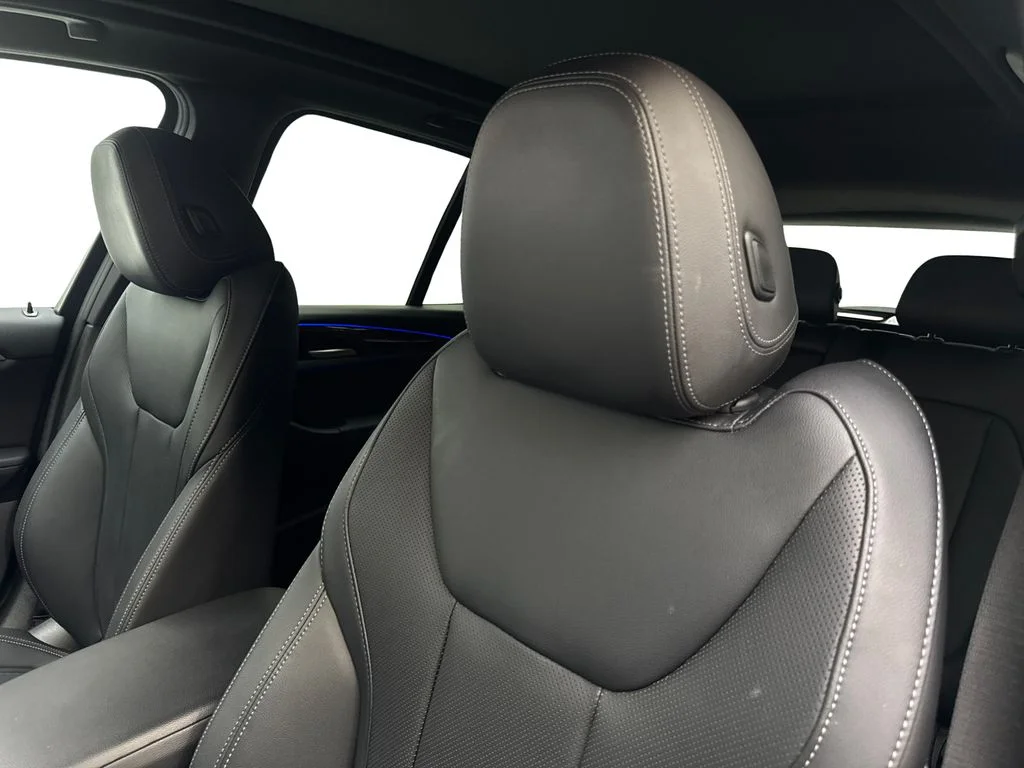 Used 2024 Gray BMW sDrive30i image 27