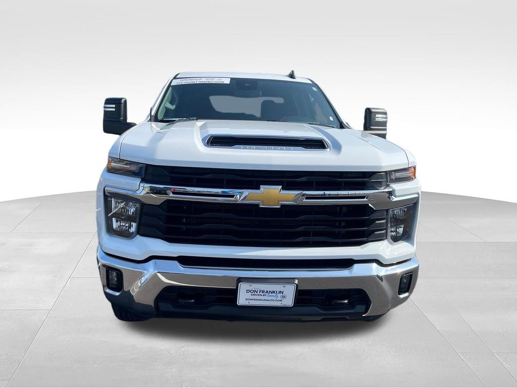 Used 2025 White Chevrolet LT image 8