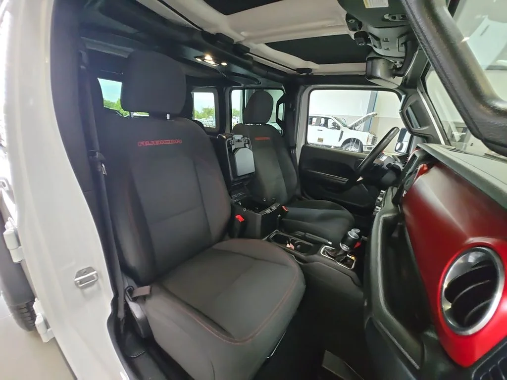 Used 2019 White Jeep Unlimited Rubicon image 30