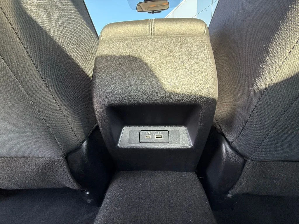 Used 2025 White Nissan 2.5 SV image 33