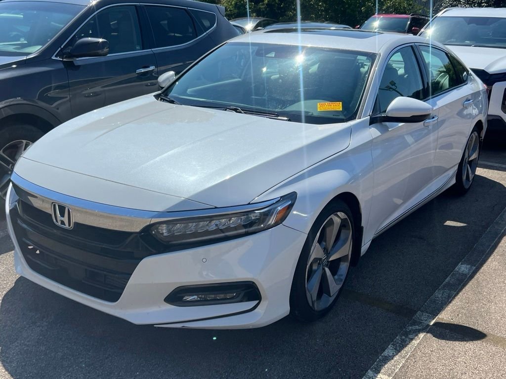 Used 2018  Honda Touring image 1