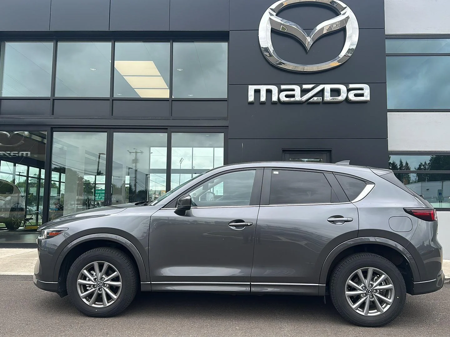 2024 Mazda CX-5 S Preferred package Auto AWD's photo