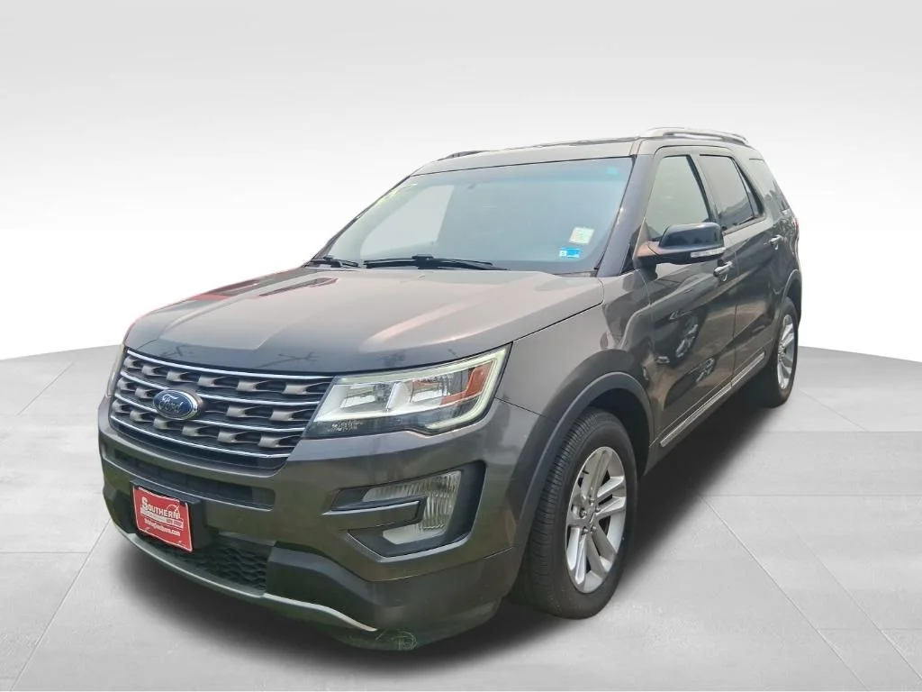 Used 2017 Gray Ford XLT image 18