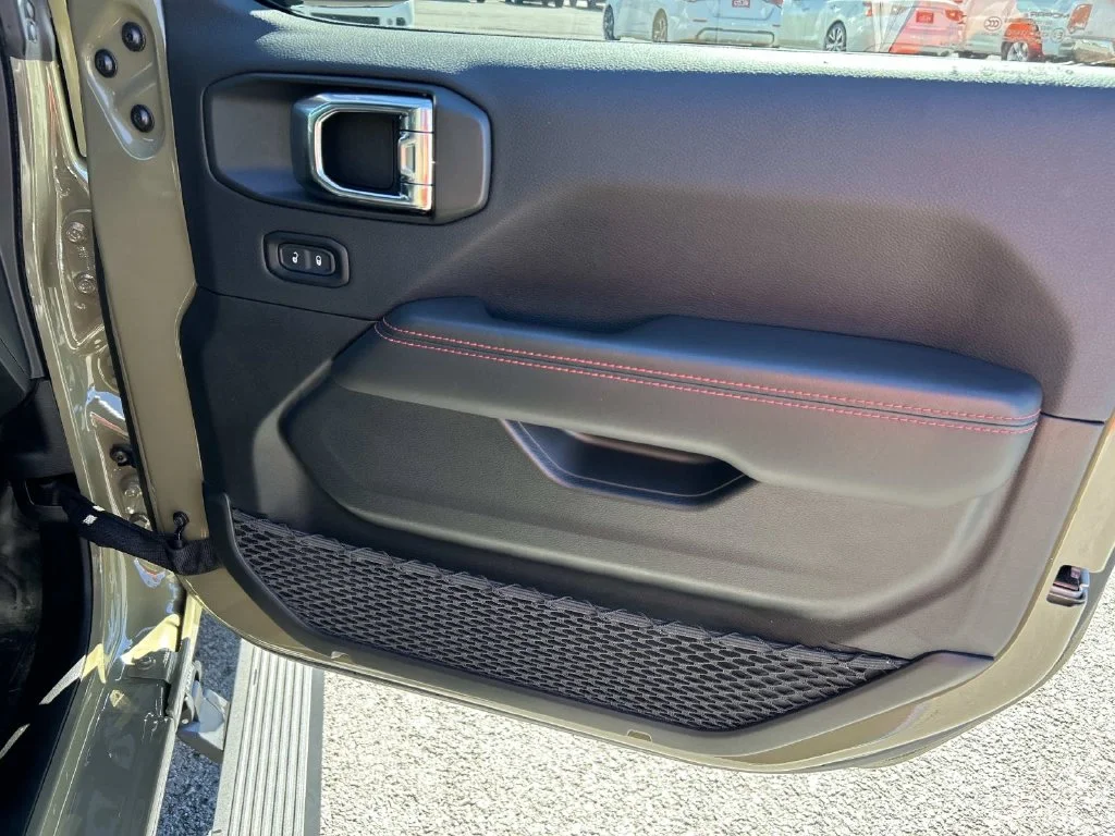 Used 2025 Green Jeep Rubicon image 26