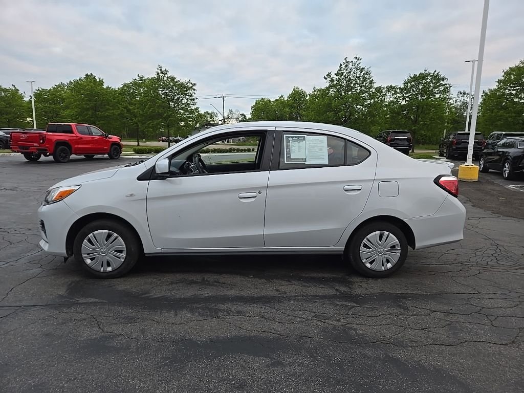 Used 2024  Mitsubishi  image 2