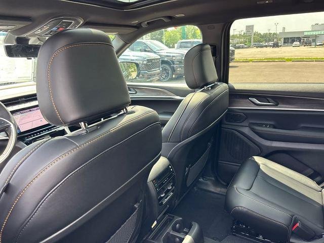 New 2026 Diamond Black Crystal Pearl-Coat Exterior Paint Jeep 85th Anniversary Edition image 10