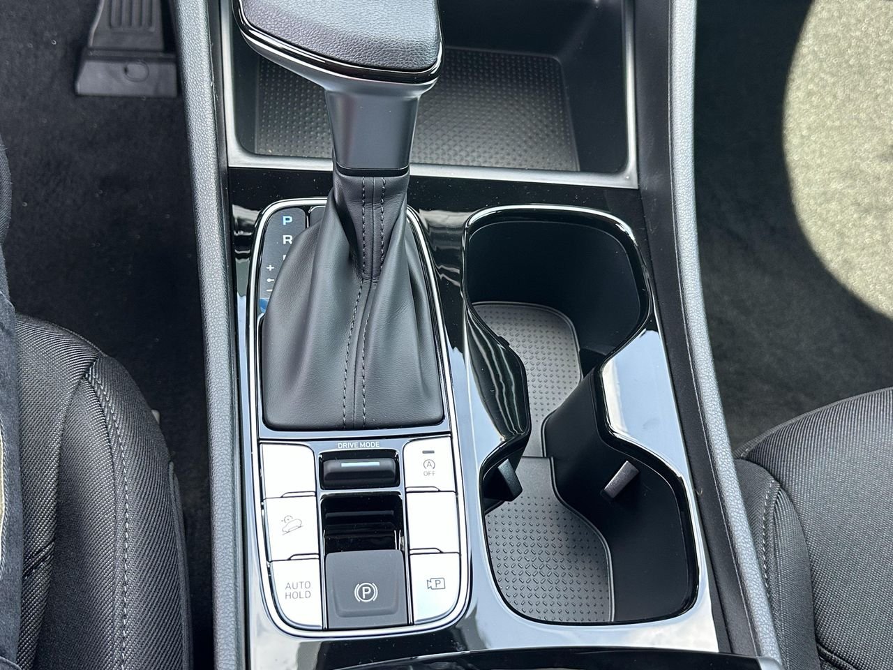 New 2026 Phantom Black Hyundai SE image 29