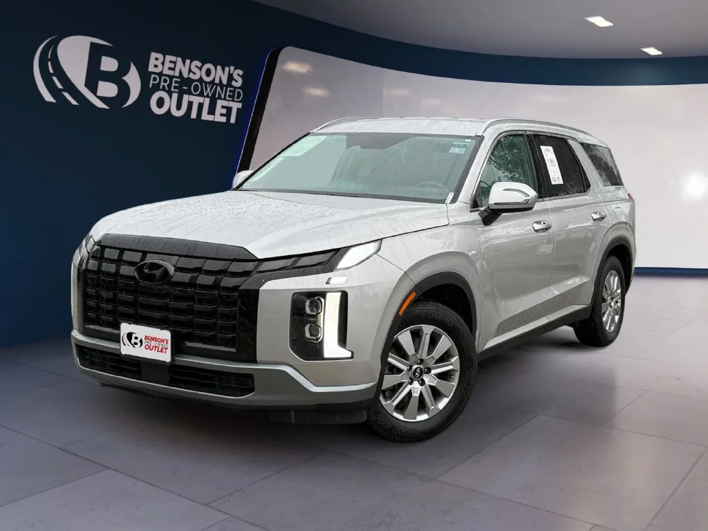 Used 2025 Silver Hyundai SEL image 1