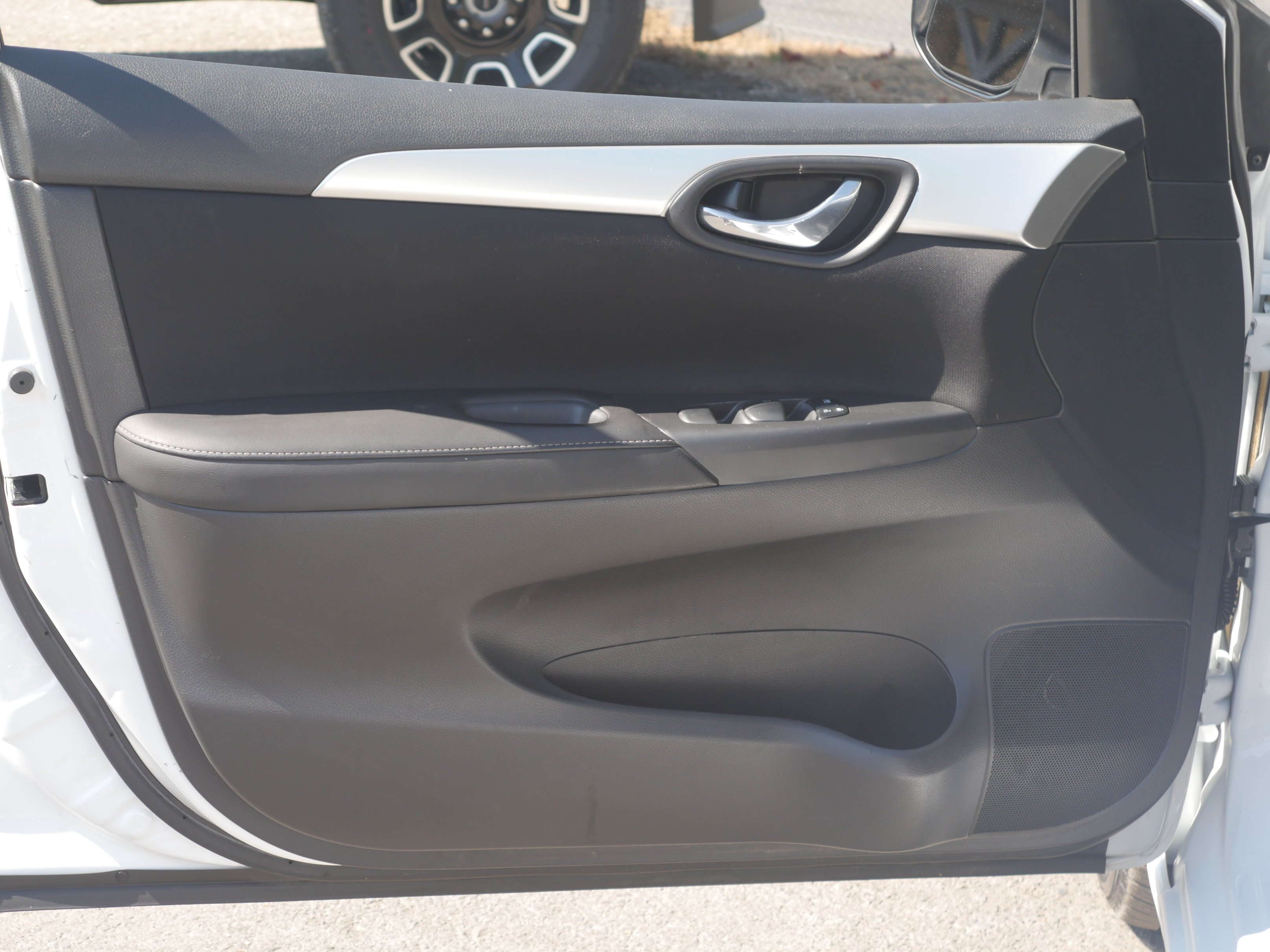 Used 2018 Fresh Powder Nissan S image 27