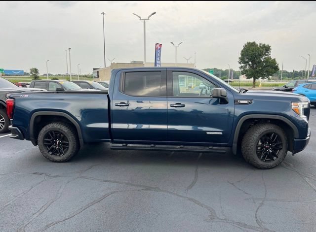 Used 2021 Pacific Blue Metallic GMC Elevation image 3