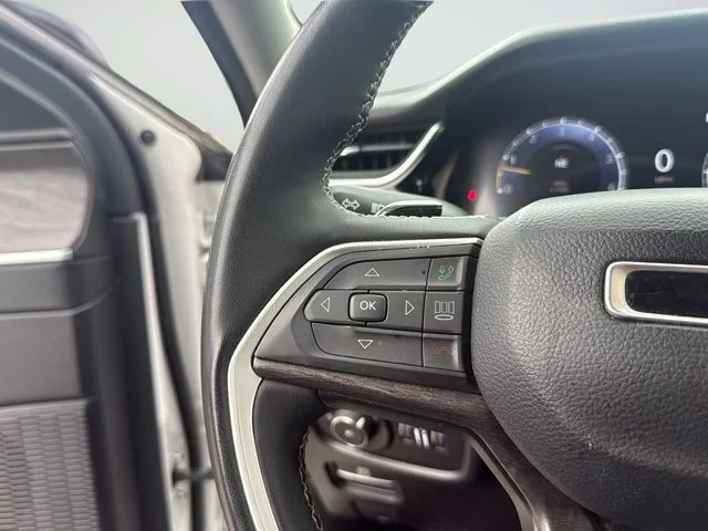 Used 2023 White Jeep Limited image 15