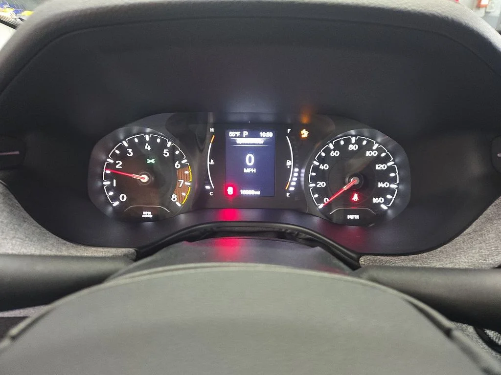Certified Used 2022 White Jeep Latitude image 10