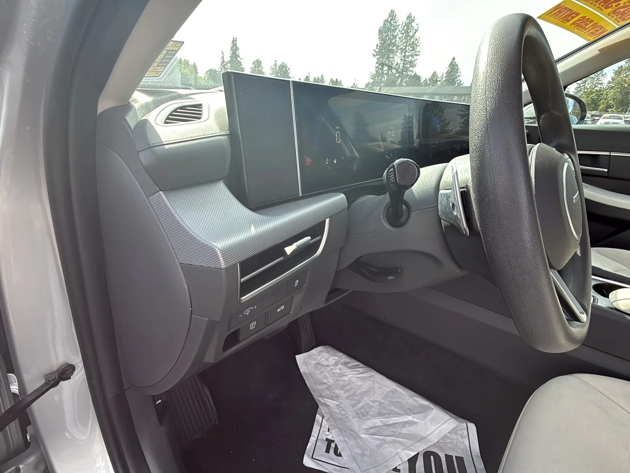 Used 2025 Aero Silver Hyundai SEL image 11