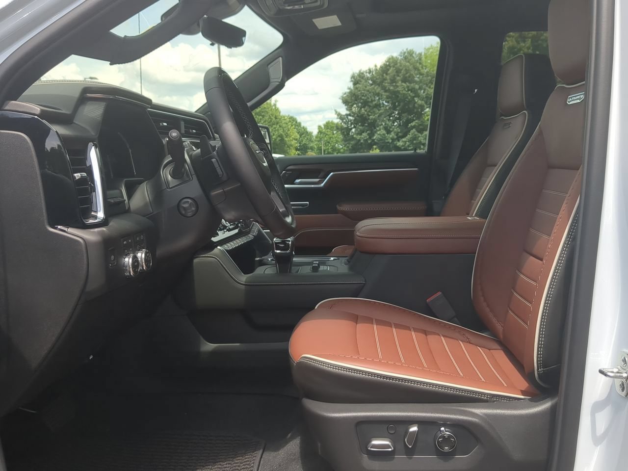 New 2026 Glacier White Tricoat GMC Denali Ultimate image 20
