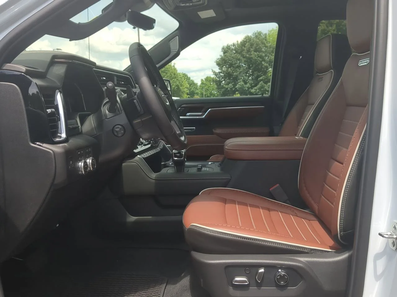 New 2026 Glacier White Tricoat GMC Denali Ultimate image 20
