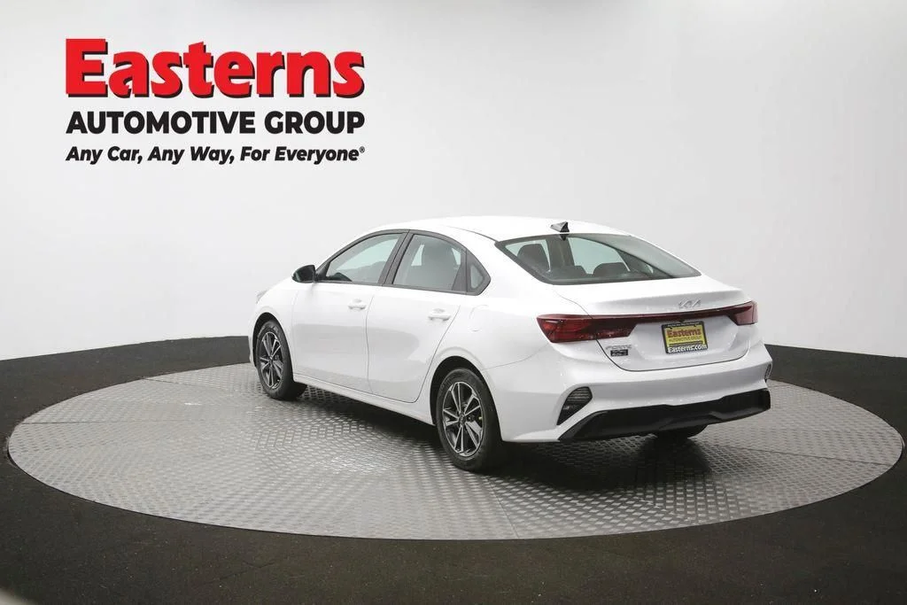 Used 2023 White Kia LXS image 65