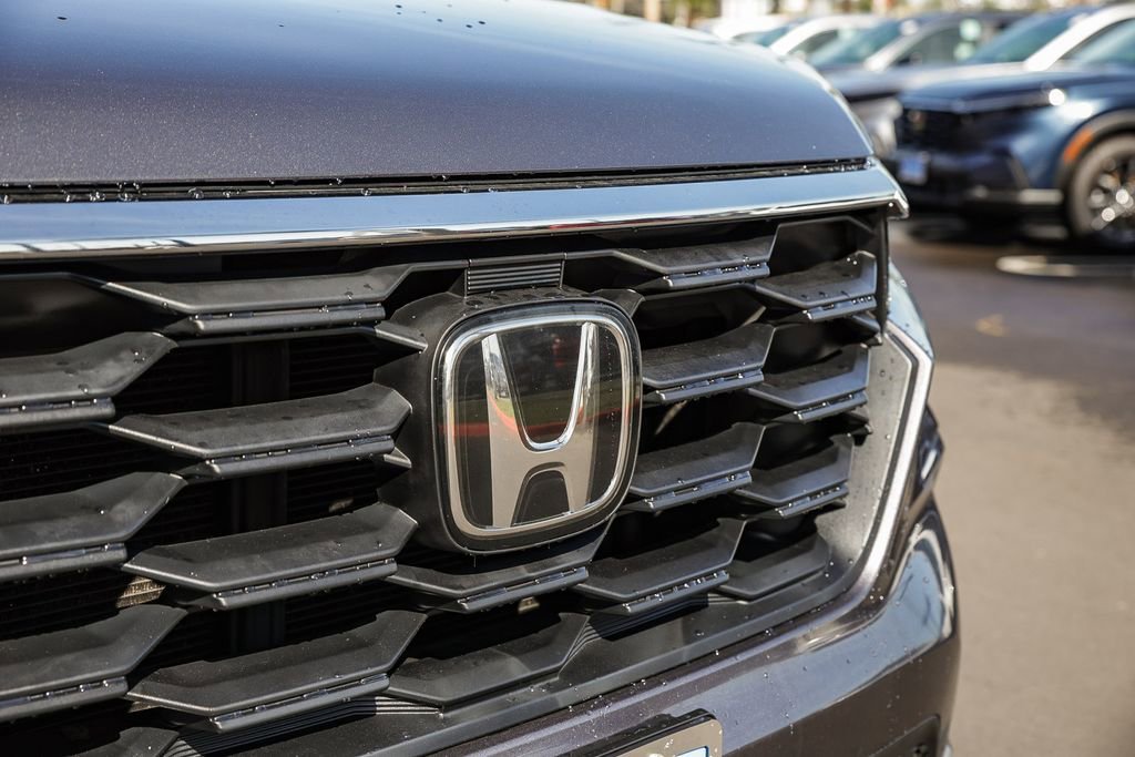 Certified Used 2025 Modern Steel Metallic Honda AWD EX-L image 30