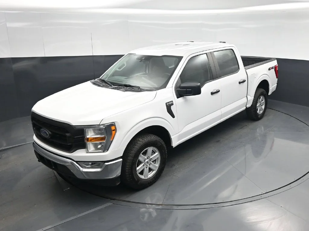 Used 2021 White Ford XL image 29