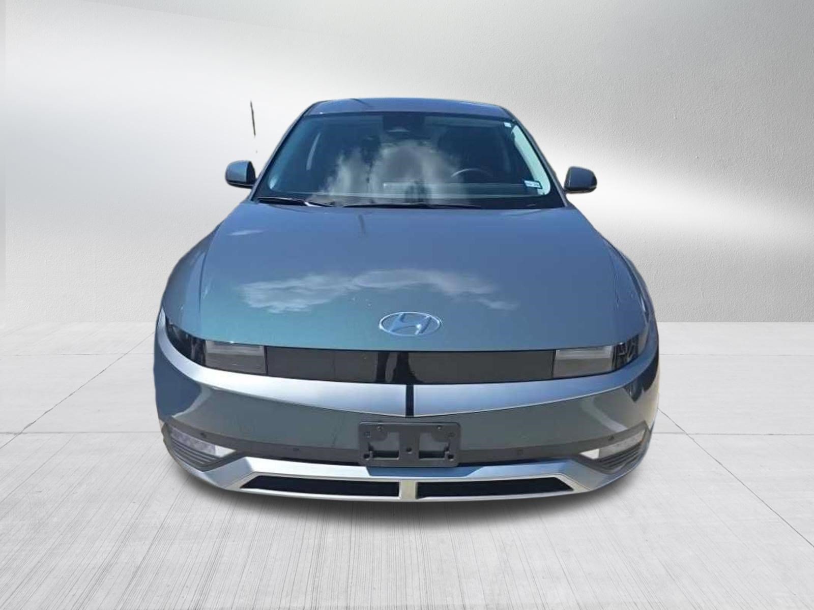 Used 2024 Digital Teal Hyundai SEL image 2