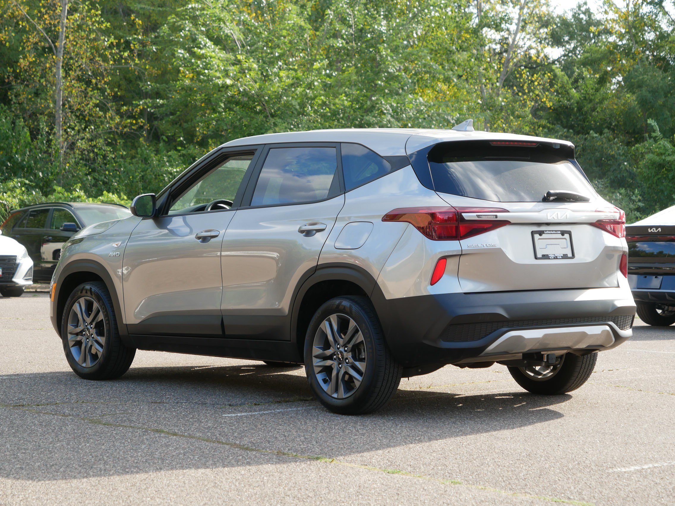 Used 2023 Steel Gray Kia LX image 4