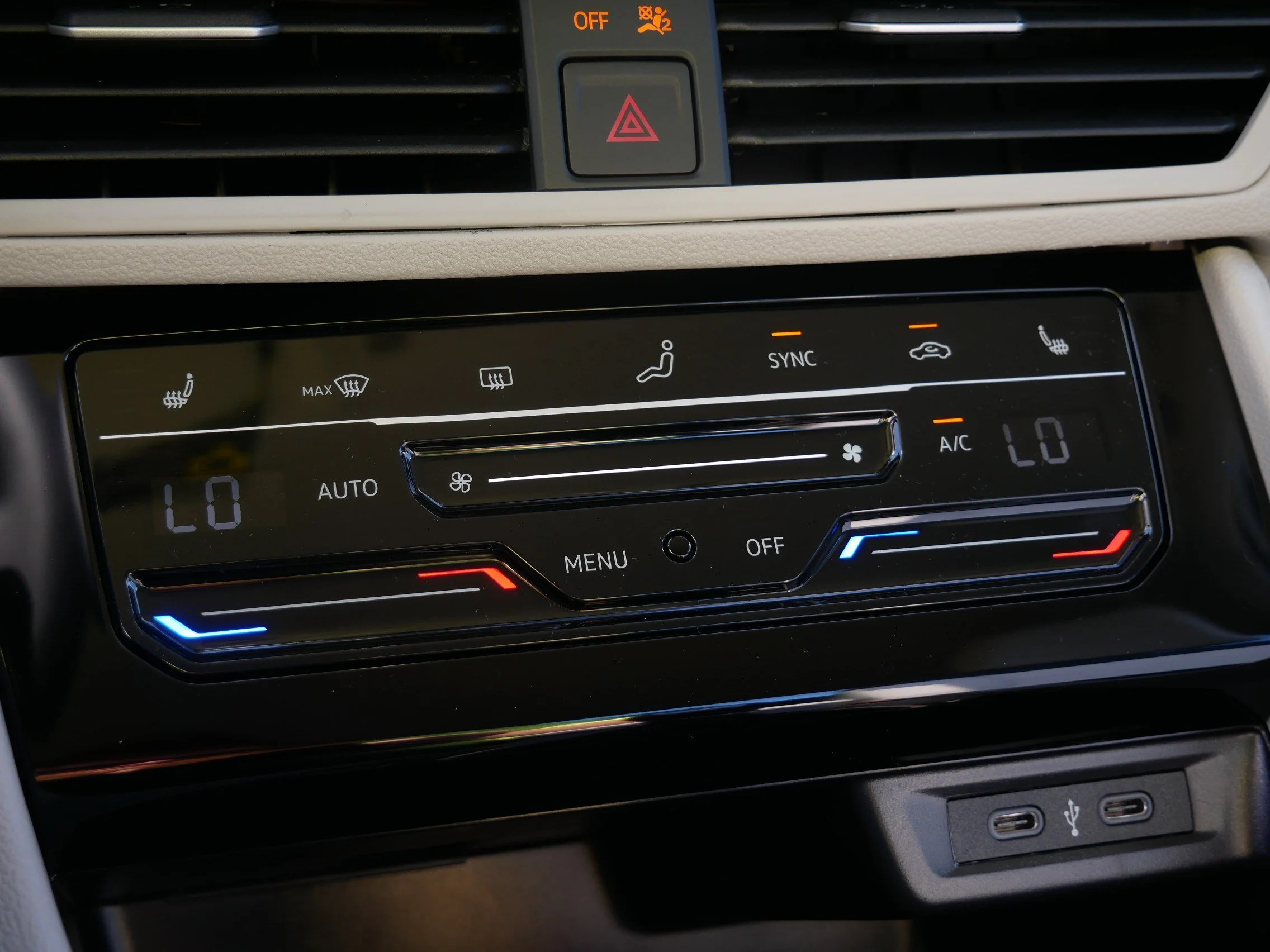2025 Volkswagen Jetta SE - Photo 9