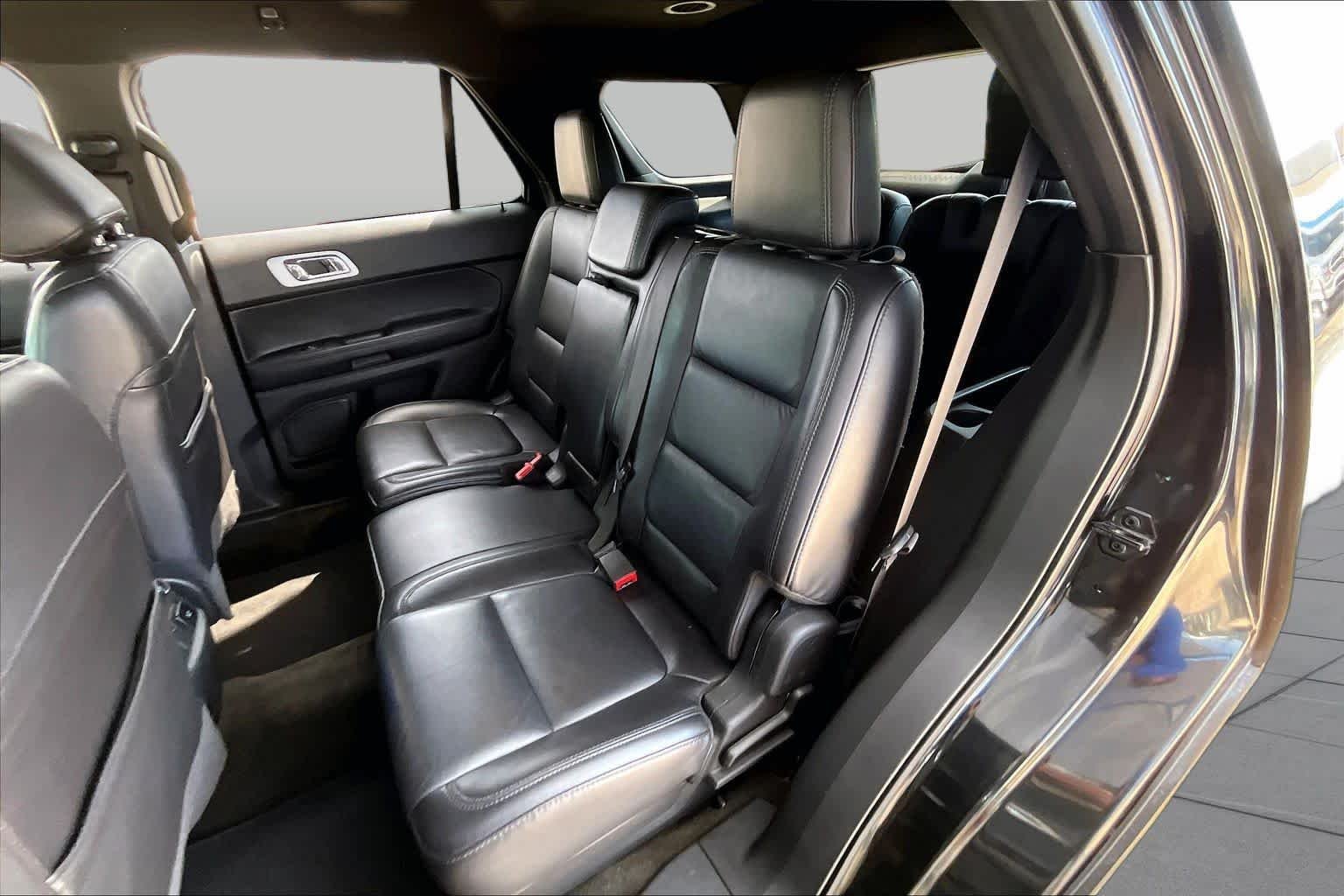 Used 2014 Tuxedo Black Metallic Ford Limited image 21