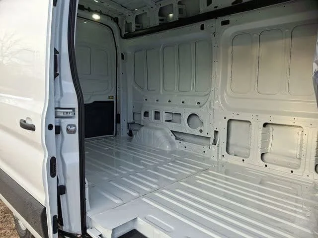 New 2026 Oxford White Ford Base image 7