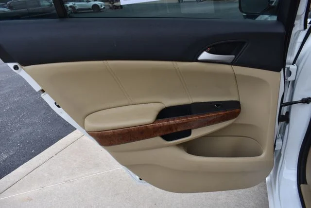 Used 2012 White Honda EX-L image 13