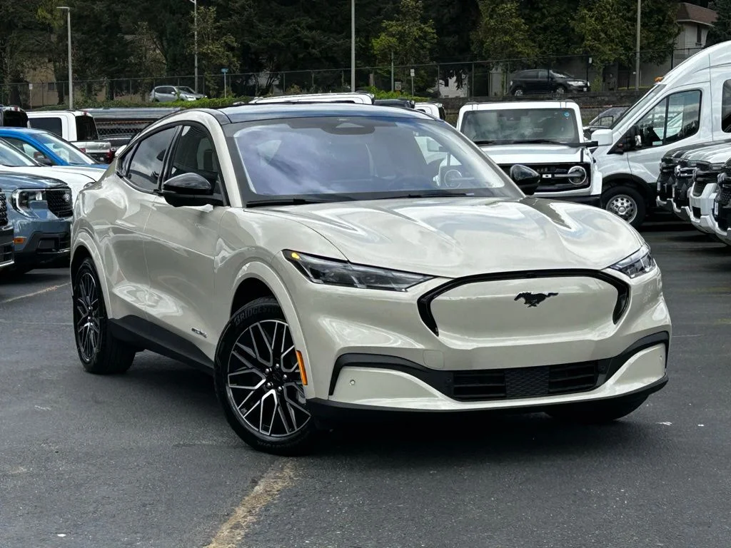 2026 Ford Mustang-Mach-e Premium's photo