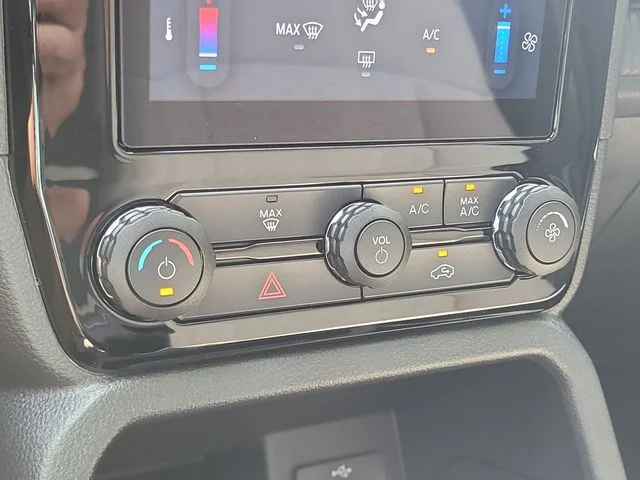 New 2026 Desert Sand Ford XLT image 25