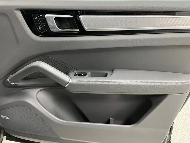 2022 Porsche Cayenne Platinum Edition - Photo 52