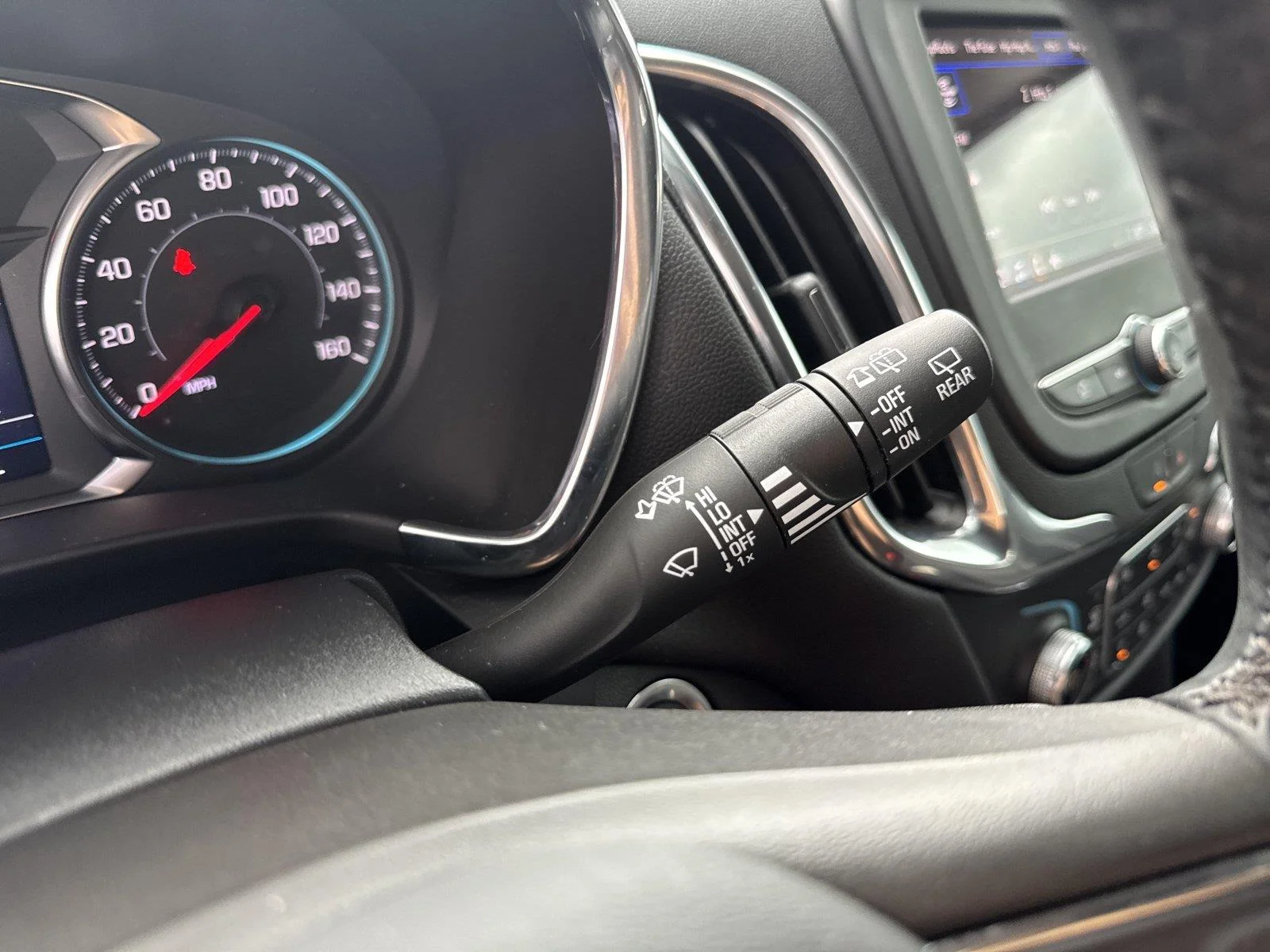 Used 2023 SUMMIT WHITE Chevrolet LT image 25