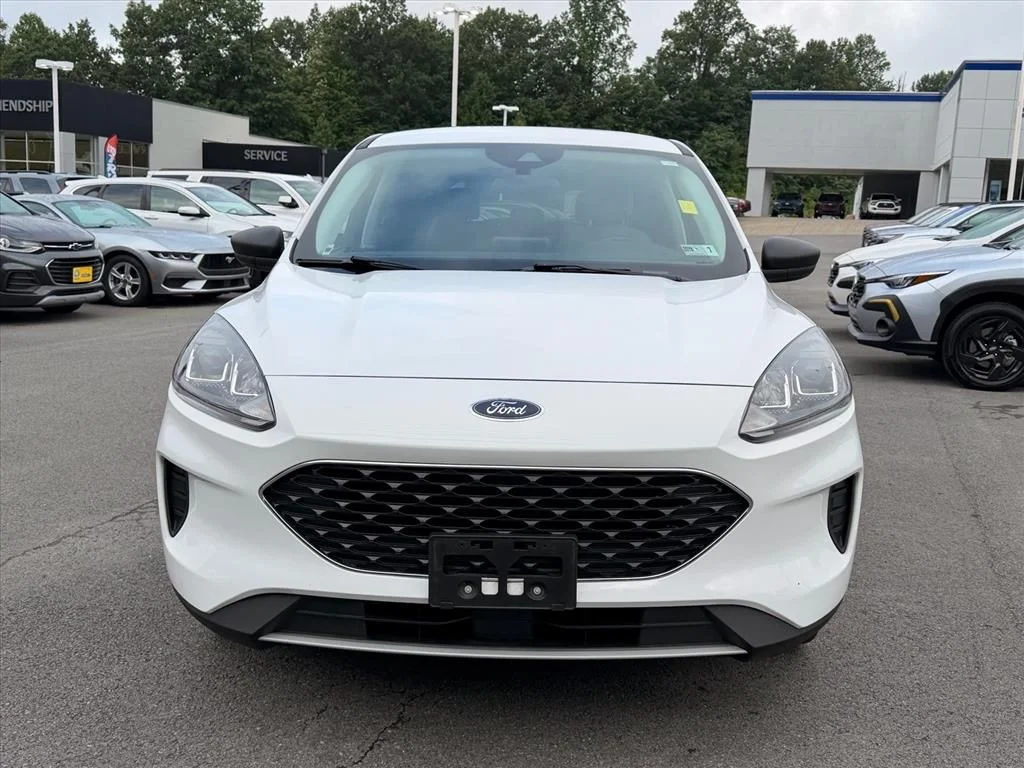 Used 2022 White Ford SE image 17