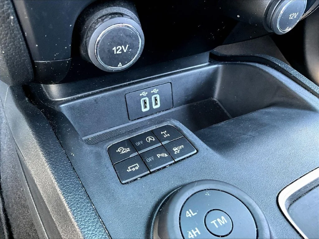 Used 2019 White Ford XLT image 17