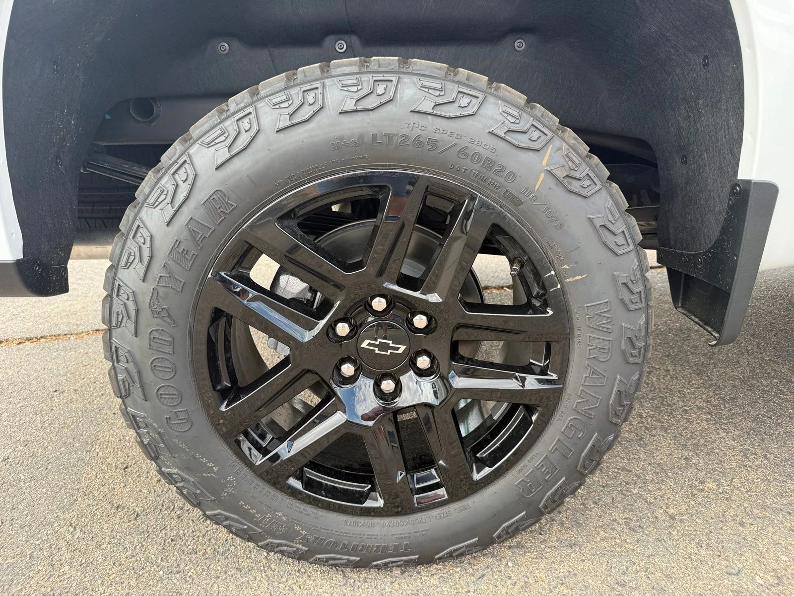 New 2026 White Chevrolet Custom Trail Boss image 38