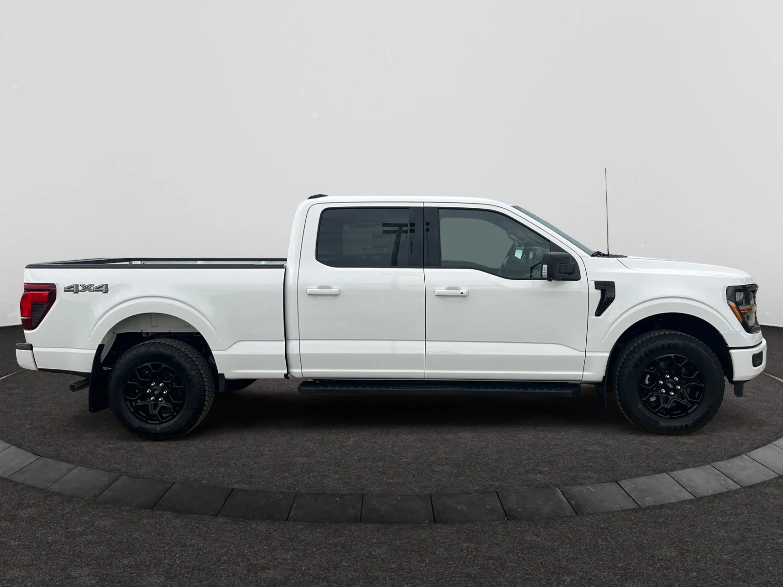 New 2026 Oxford White Ford XLT image 6
