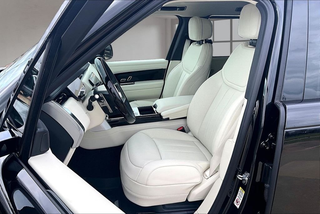 New 2026  Land Rover SE image 9