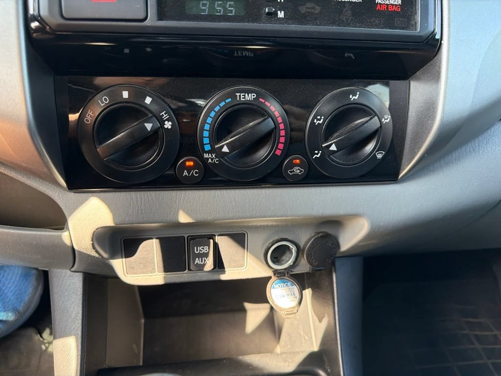 Used 2014 Super White Toyota Base image 28