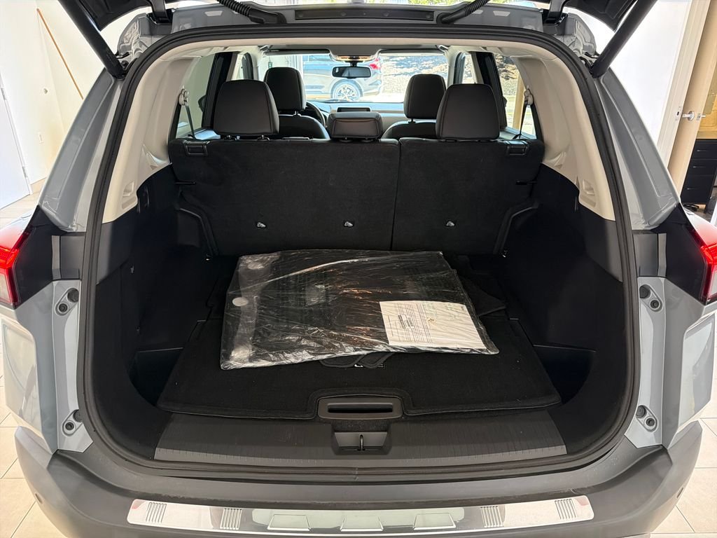 Used 2021 Boulder Gray Nissan SL image 29