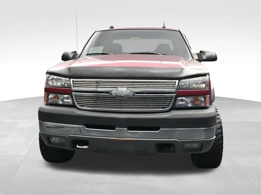 Used 2005 Red Chevrolet LT image 8