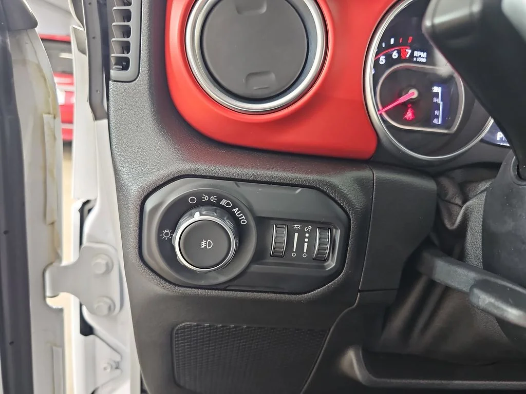 Used 2020 White/off-white Jeep Unlimited Rubicon image 29