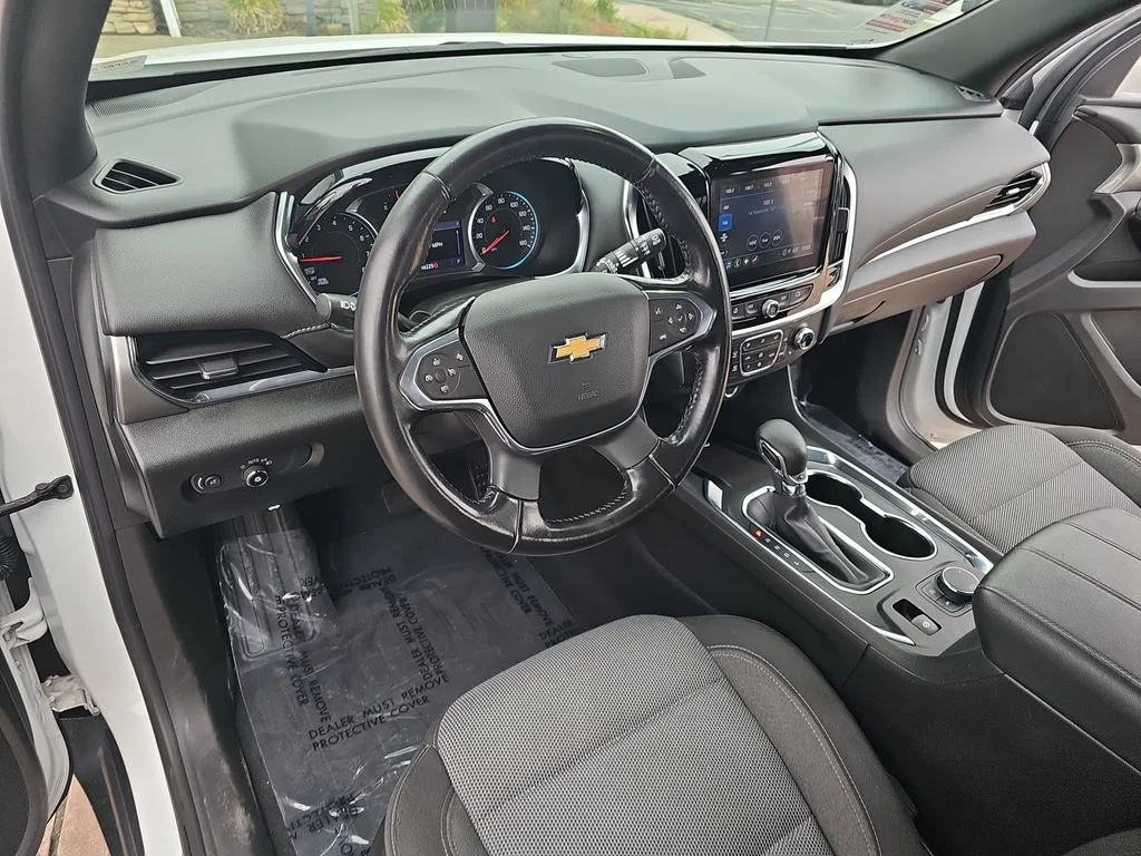 Used 2022 White Chevrolet LT image 17